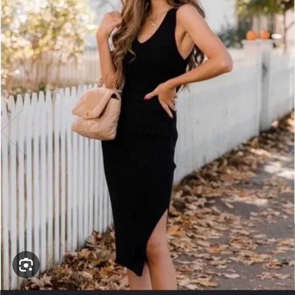Size M, House of Harlow midi black dress